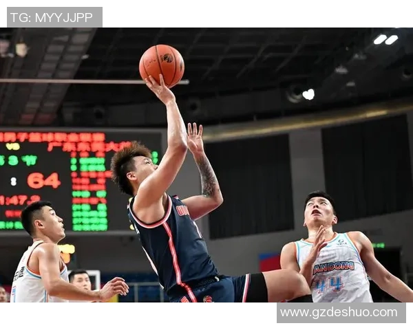 赵睿在篮球赛场上的成长与突破展现了年轻运动员的无限潜力与拼搏精神